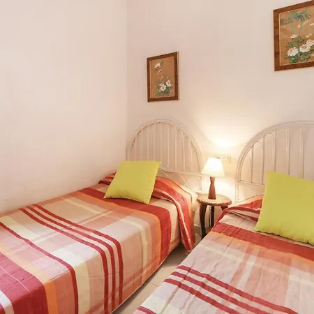 Holiday home 4 Bedroom Awesome In Calonge *