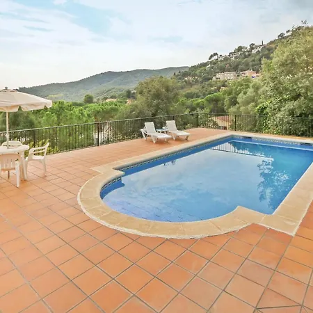 4 Bedroom Awesome In Calonge Holiday home *