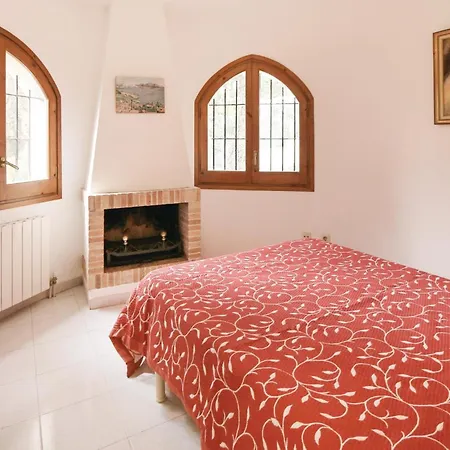 Holiday home 4 Bedroom Awesome In Calonge *