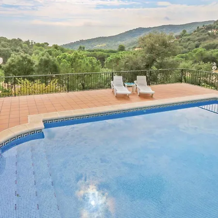 4 Bedroom Awesome In Calonge